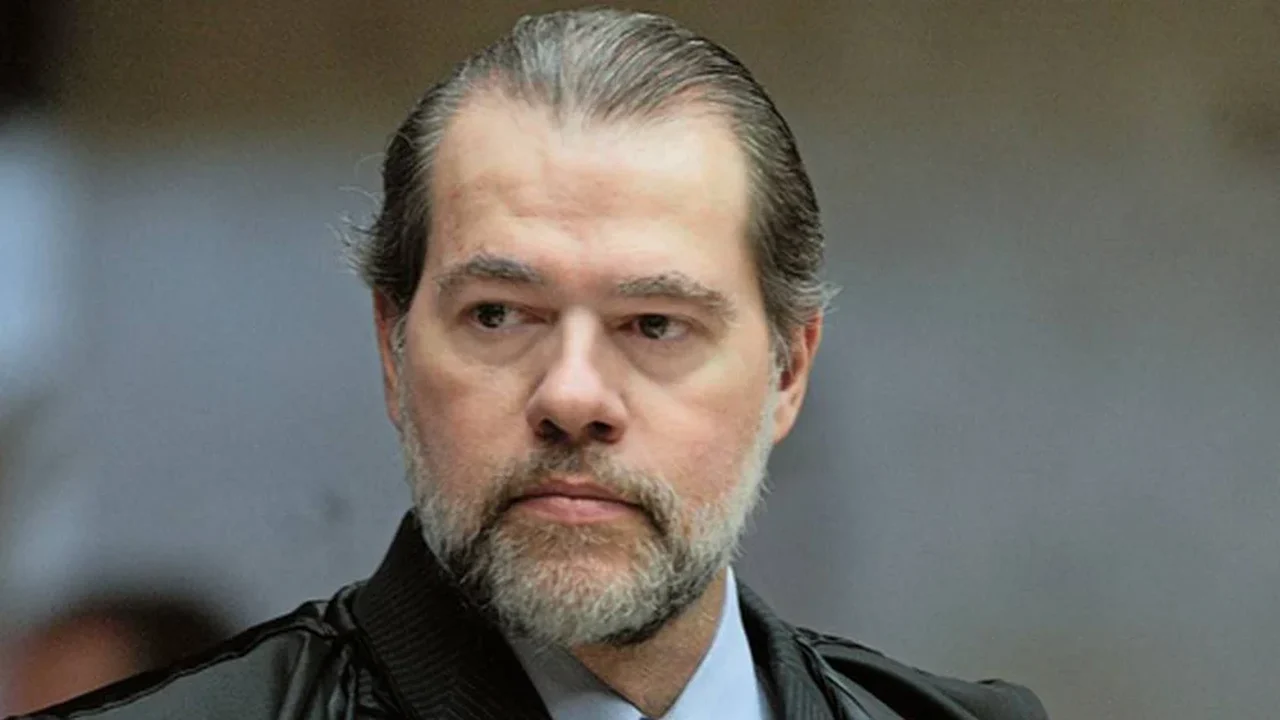 Toffoli chora em sessão do STF e diz que só ministros têm 'dimensão da cadeira'; veja vídeo
