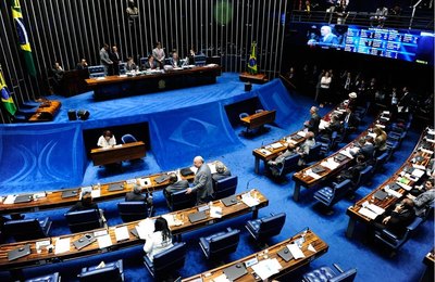 Fim do foro privilegiado é aprovado em primeiro turno por unanimidade