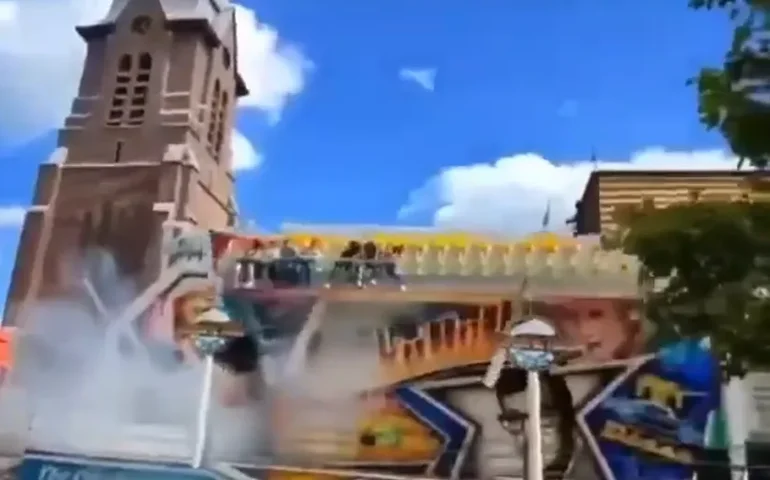 Brinquedo quebra e arremessa pessoas em parque de diversões