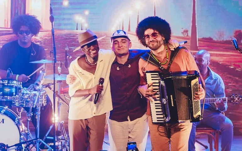 “Dominguinho” anuncia nova etapa da turnê após sucesso nacional e prêmio no Latin GRAMMY
