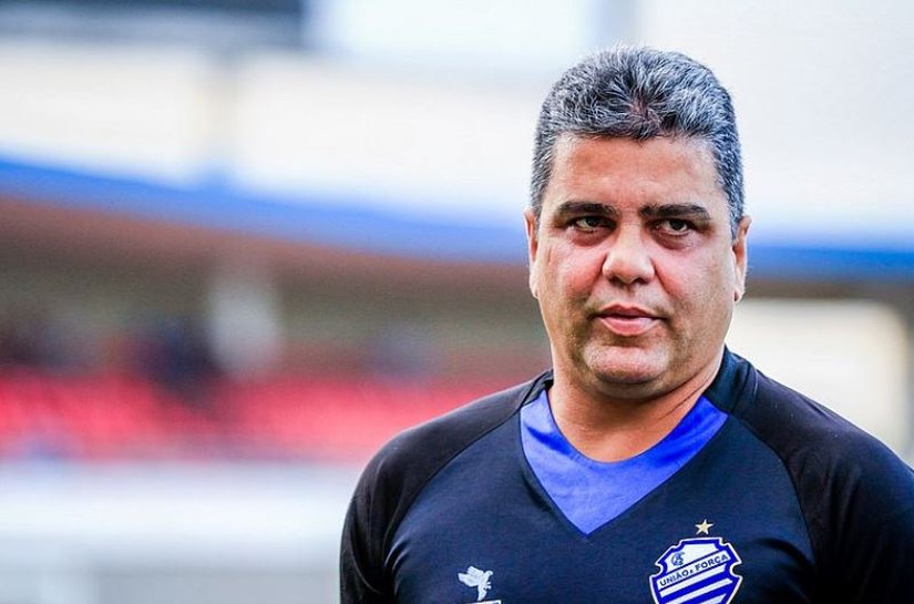 Técnico do CSA recebe título de Cidadão Honorário nesta segunda-feira