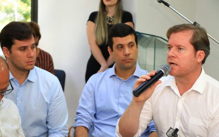 Ministro do Turismo se reúne com prefeitos de municípios afetados pelas chuvas