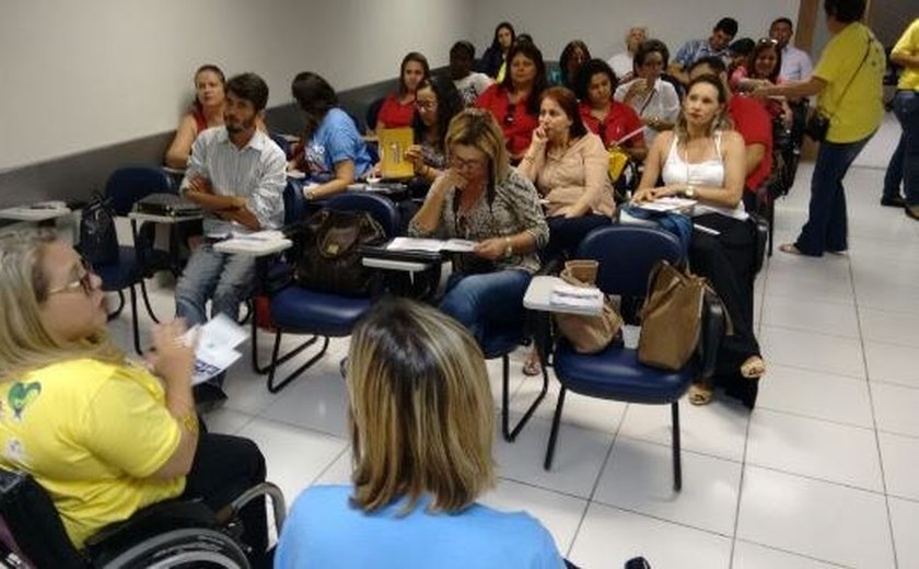 Secretaria da Mulher leva cidadania à população de Arapiraca