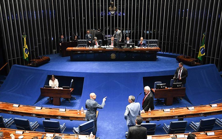Para senadores, regulamentação da reforma tributária estimula investimentos