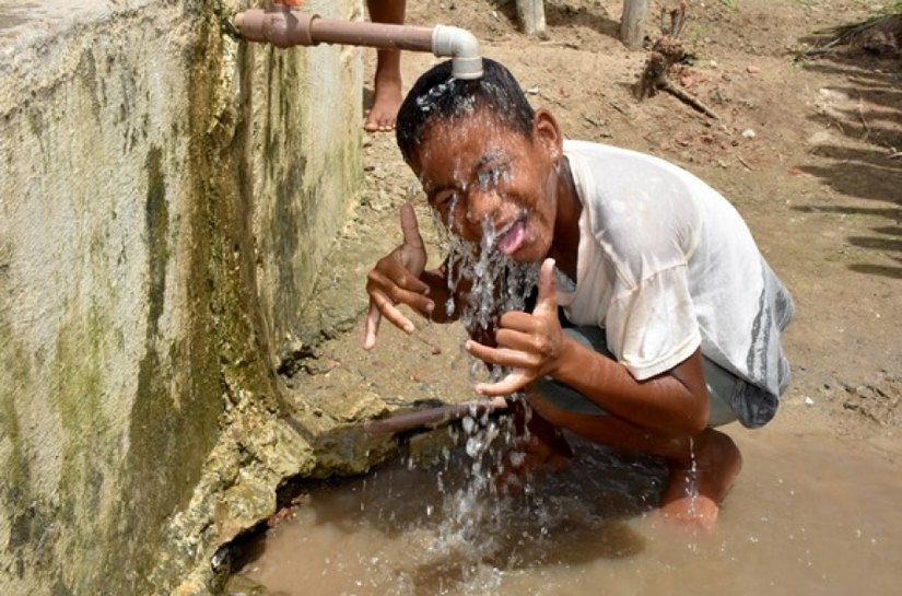 Após anos sem água, poço muda a vida de comunidade em Capela