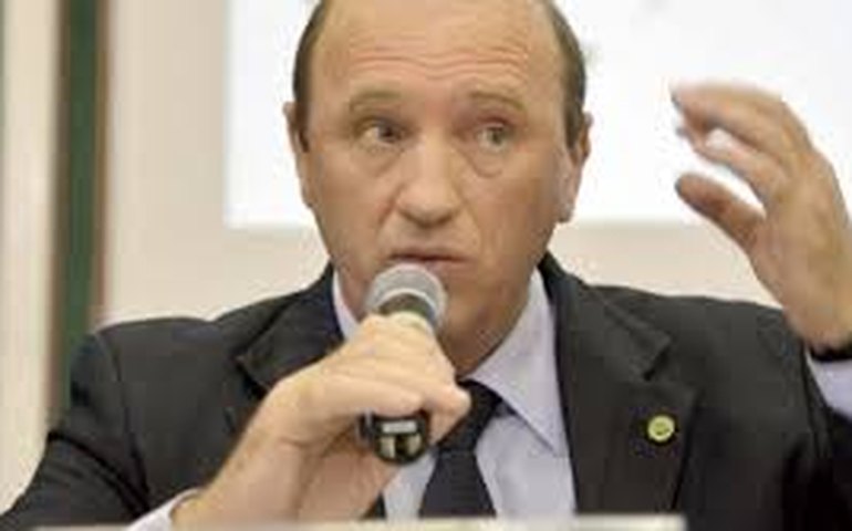 Geller atua para garantir preço mínimo do feijão