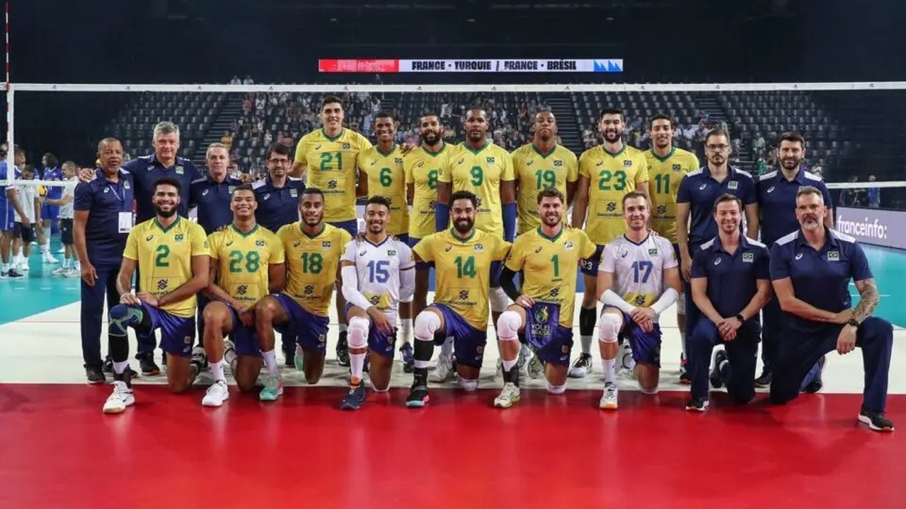 Com sete estreantes em Mundiais, seleção masculina de vôlei inicia campanha