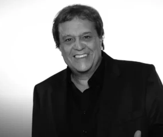 Morre Dennis Carvalho, ator e diretor de clássicos como “Vale Tudo” e “Fera Ferida”, aos 78 anos