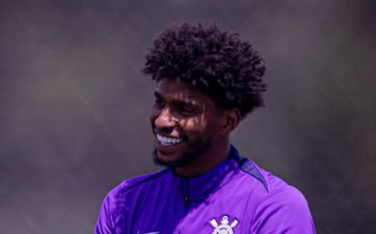 Hugo Souza vira desfalque do Corinthians contra o Santos com titularidade na seleção brasileira