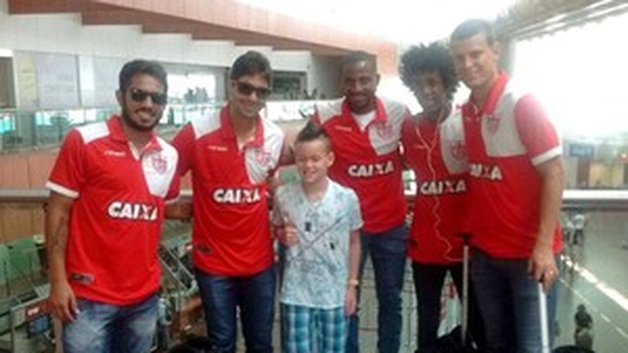 Sem Júlio César, Mazola Jr. relaciona 20 jogadores para jogo com o Braga