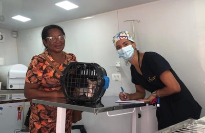 Gabinete da Causa Animal conscientiza tutores sobre prevenção das doenças renais em cães e gatos