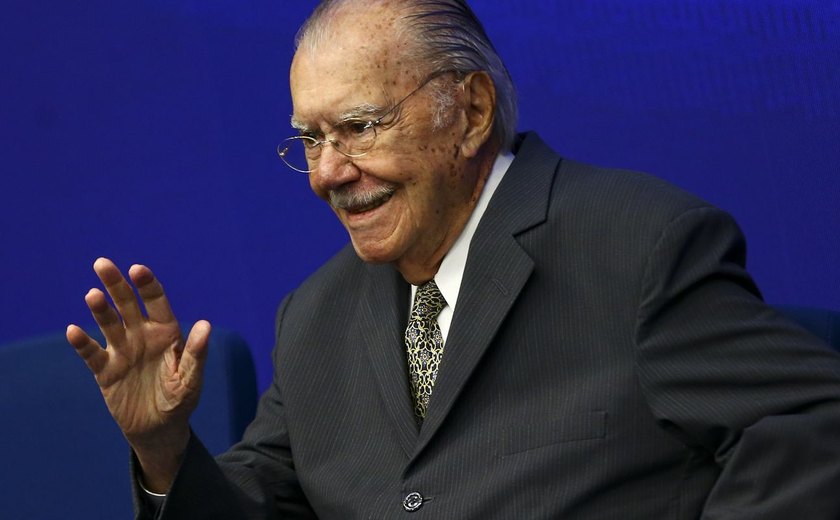 Celebração dos 94 anos de Sarney reúne Lira, Pacheco, Dino e ministros do governo