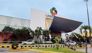 Ciclistas promovem feira de saúde com massagem, atendimento odontológico e oficinas gratuitas em shopping de Aracaju