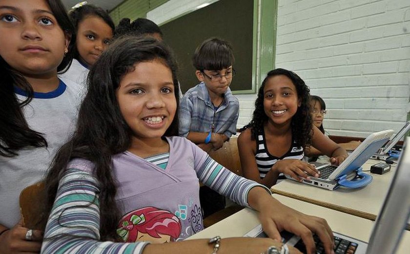 Instalação obrigatória de internet nas escolas está na pauta de comissão