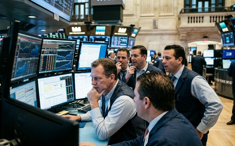 Bolsas de Nova York fecham em queda com tensões no Oriente Médio