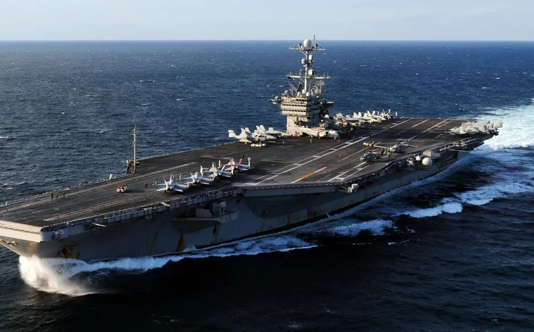 'Cidade' flutuante: Conheça o USS George Washington, o superporta-aviões dos EUA com propulsão nuclear que está no Rio