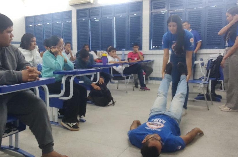 Projeto Samu nas Escolas ensina alunos da rede estadual sobre primeiros socorros
