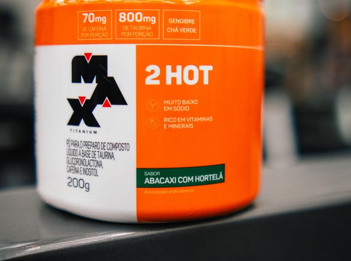 Max Titanium amplia linha de termogênicos com lançamento do 2HOT Abacaxi com Hortelã