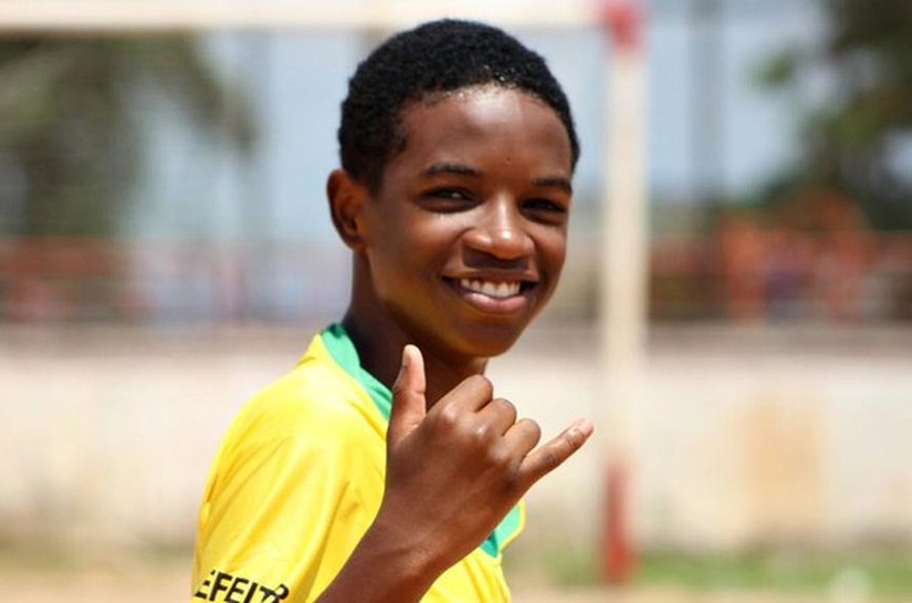 Seleções do Futuro já ofertou aulas gratuitas de futebol para mais de oito mil jovens em todo o Brasil