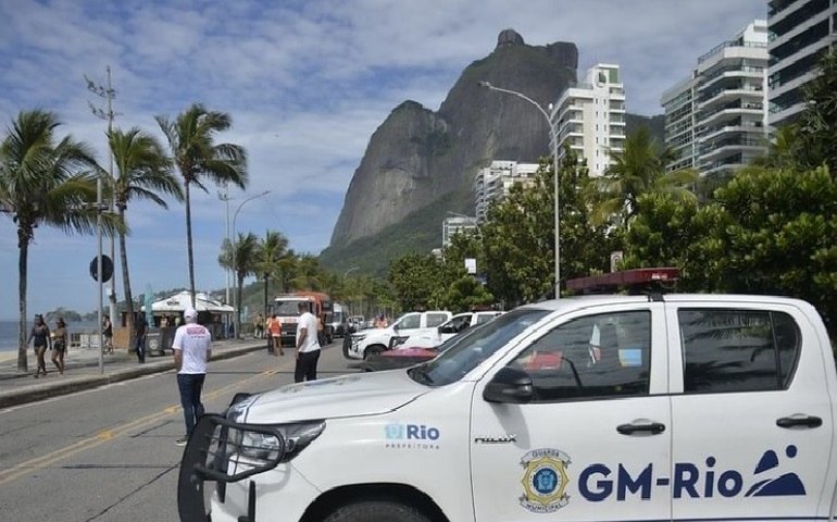 No Rio, mais de 450 motoristas são multados no 1º dia do carnaval