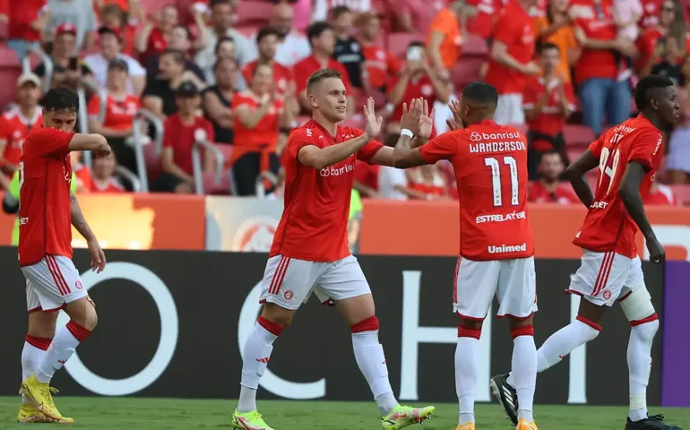 Inter fecha turno com 8 viória seguida e pega São Luiz nas quartas do Campeonato Gaúcho