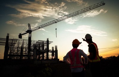 Produtividade na construção e na indústria: locação de equipamentos como estratégia para otimizar custos e tempo