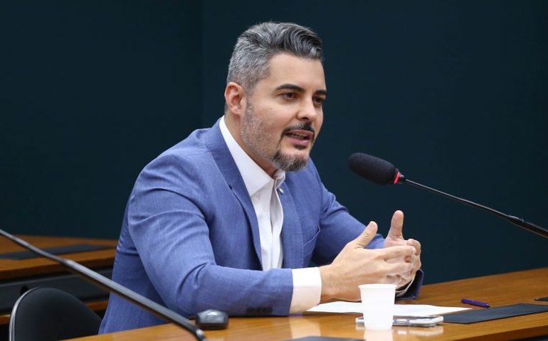 Comissão aprova projeto que torna obrigatório elevador em prédio de dois andares ou mais