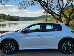 Peugeot 208 2026 tem conjunto de soluções voltadas ao uso cotidiano - Sérgio Dias (17).jpeg 