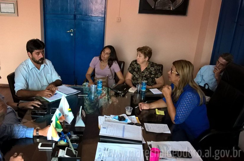 Associação no Francês se reuniu com Prefeita e Secretários