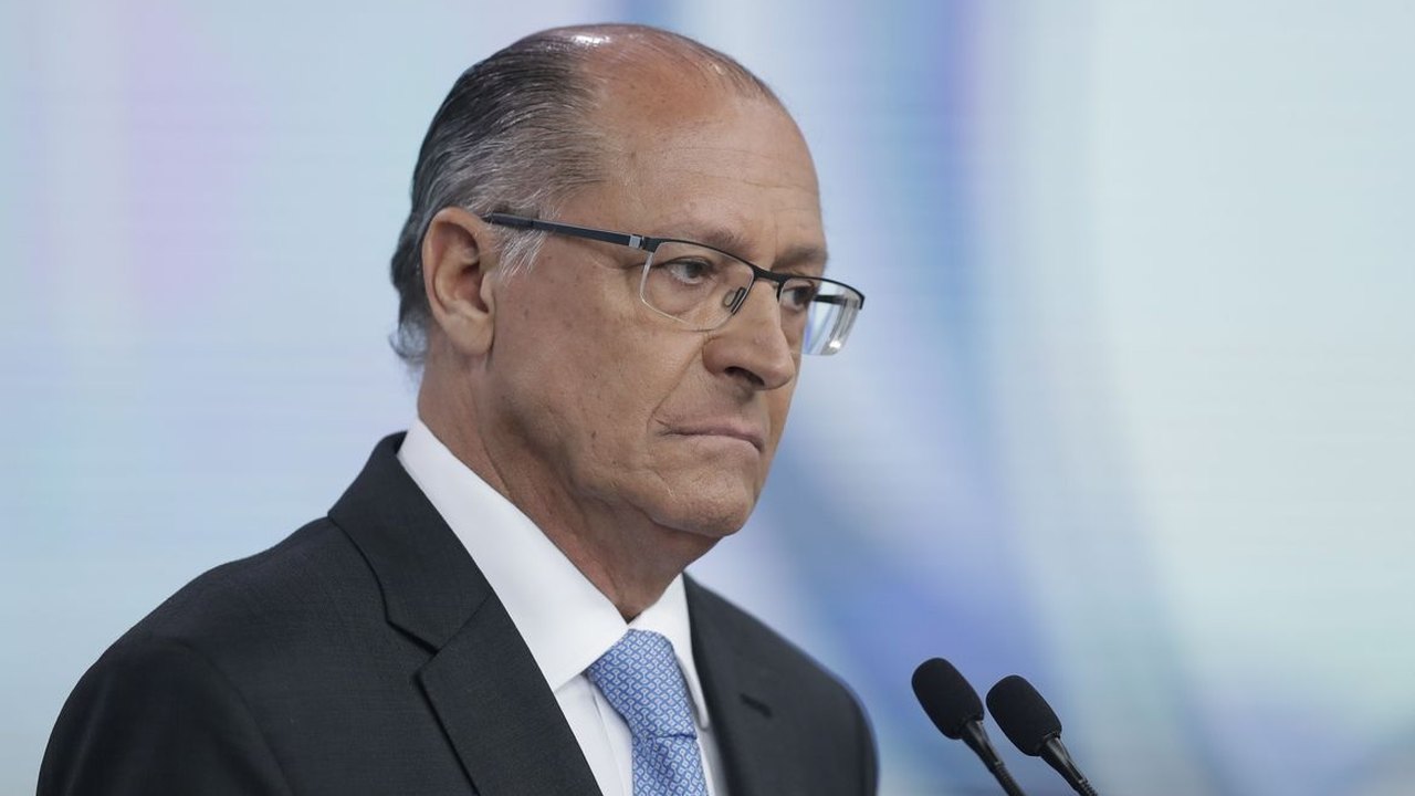 Indefinições políticas ameaçam pôr a perder trabalho da equipe de transição
