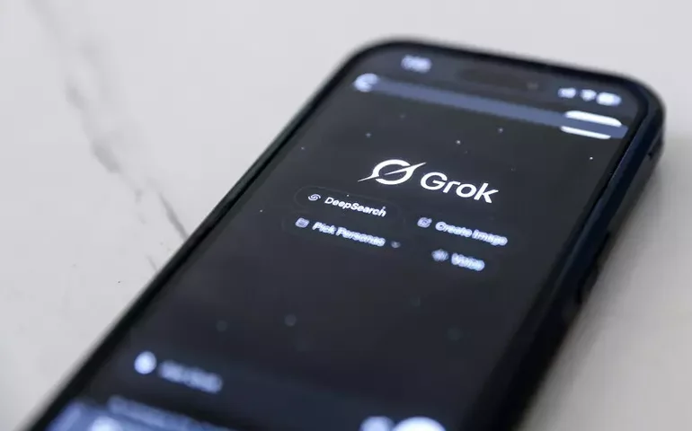 Agência britânica abre investigação contra Grok por deepfakes sexuais