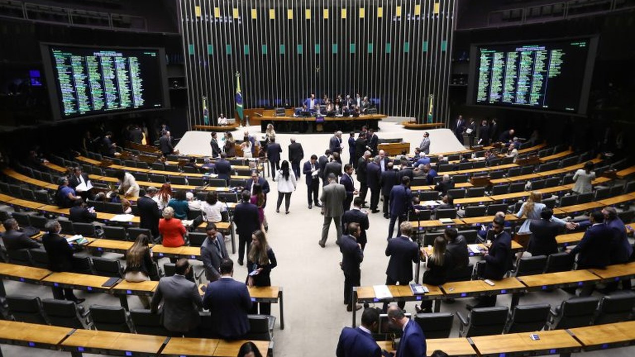 Câmara aprova projeto que autoriza criação do Fundo de Crédito à Exportação; texto vai à sanção