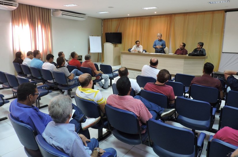 Casal apresenta panorama do abastecimento na região Agreste