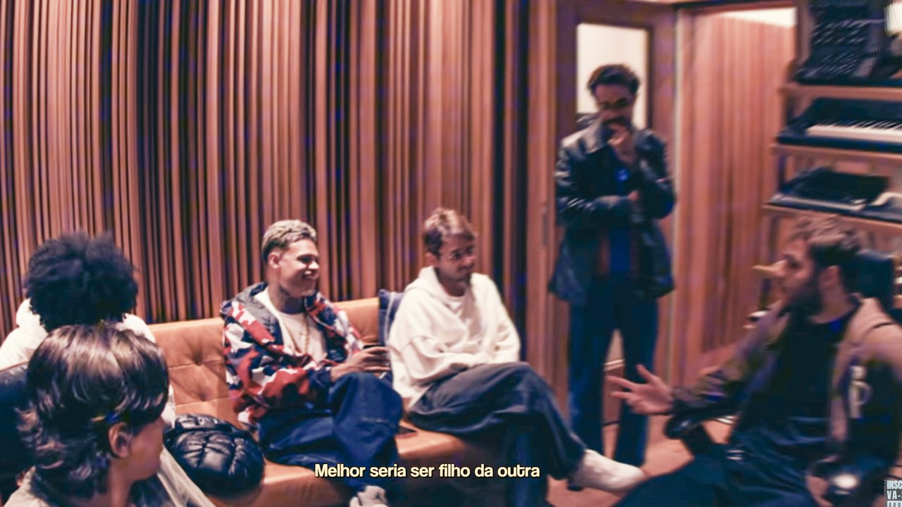 Artistas de diferentes gerações interpretam clássicos de Chico Buarque