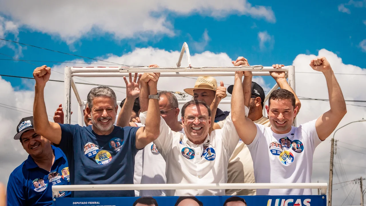 Grande mobilização popular marca carreata de Arthur Lira com Luciano Barbosa e Lucas Barbosa em Arapiraca