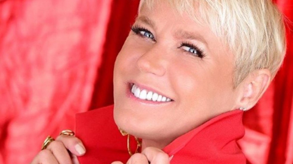 Mansão encalhada de Xuxa tem condomínio de R$6,1 mil