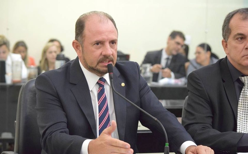 Antônio Albuquerque é o presidente da Comissão de Administração da Assembleia