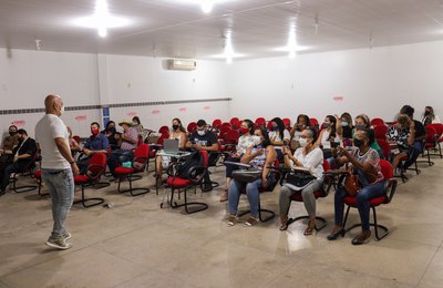 Servidores da Educação já frequentam cursos de inglês, espanhol e francês