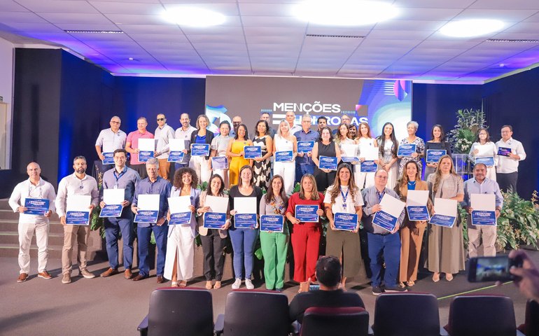 Sefaz Alagoas homenageia servidores durante evento