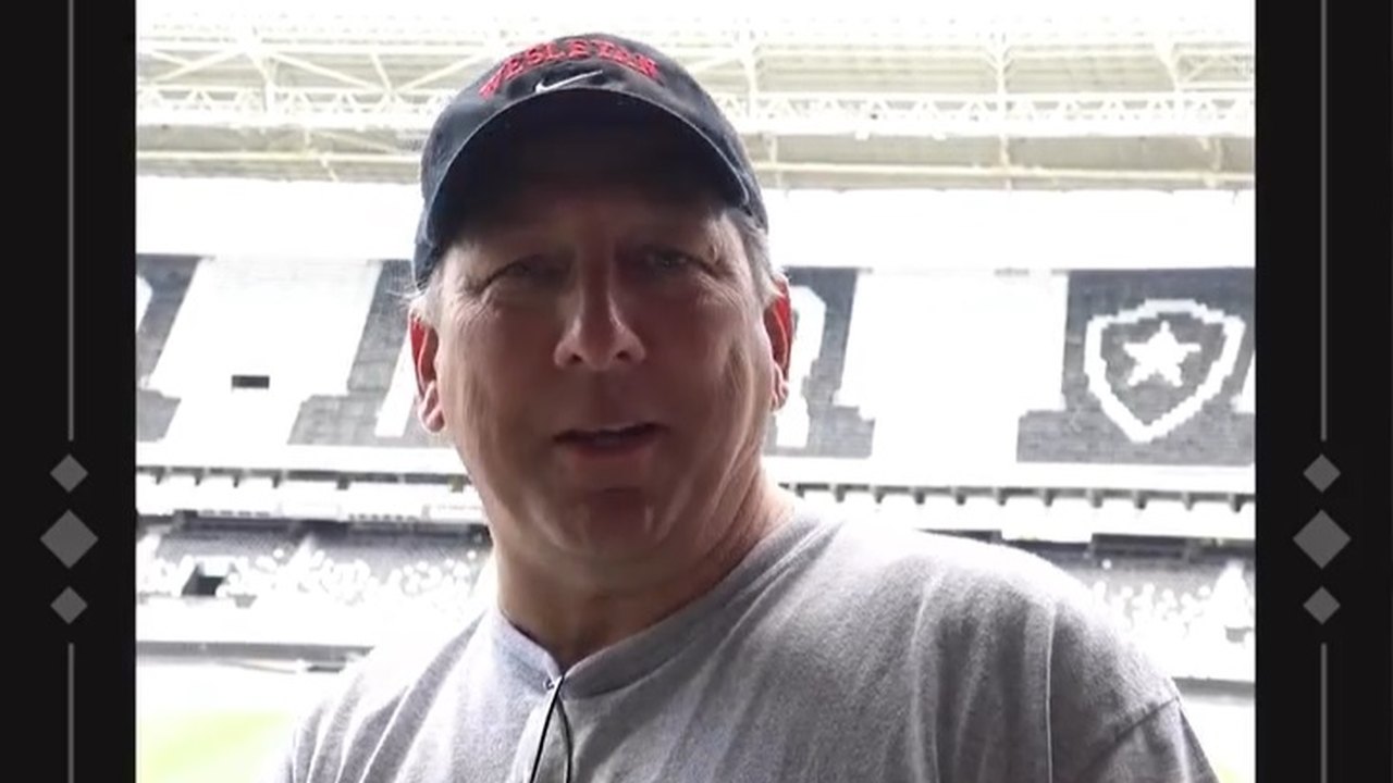 Textor anuncia treino aberto do Botafogo e pede apoio: 'Parece que o mundo está contra a gente'