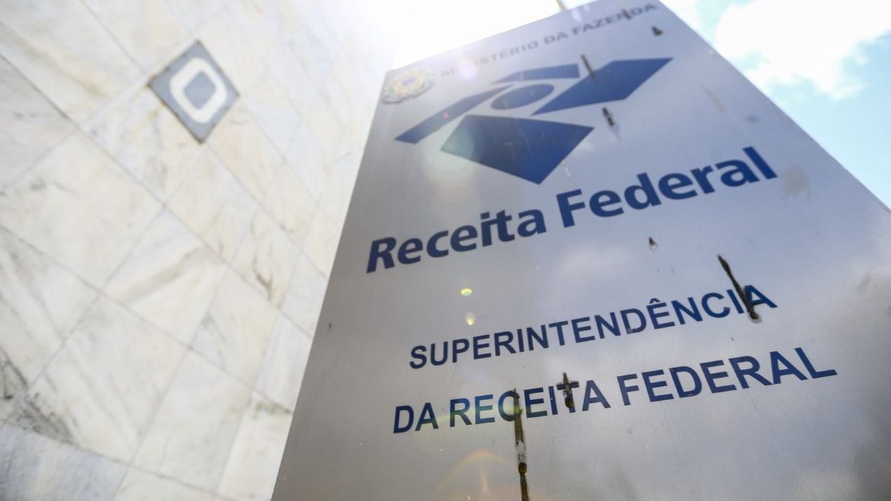 Receita paga lote especial de restituição automática em julho