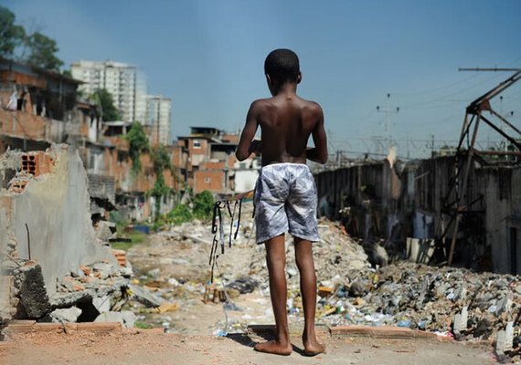 Mesmo com benefícios emergenciais, 1,4 mihão de alagoanos vivia em situação de pobreza em 2020