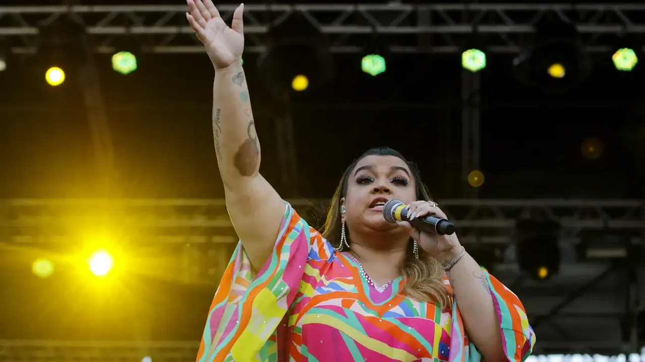 Amiga revela flerte de Preta Gil com atriz americana vencedora do Emmy