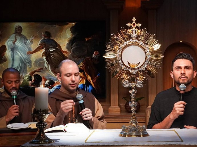 Mano Walter participa de live com Frei Gilson e audiência ultrapassa 2 milhões