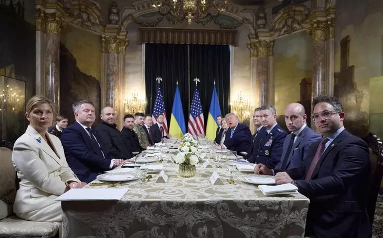 Após reunião com Zelensky, Trump diz estar 'muito perto da paz'