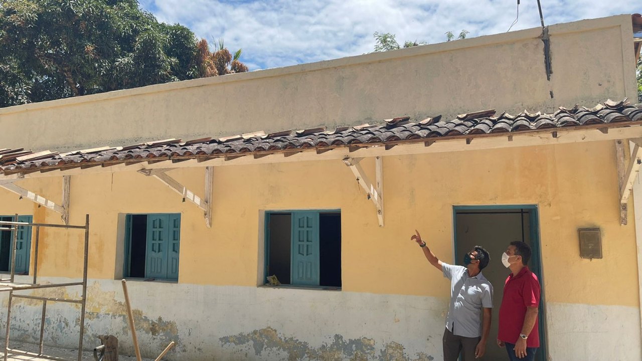 Prefeito Neno Freitas vistoria obras de reforma das escolas na zona rural de Branquinha