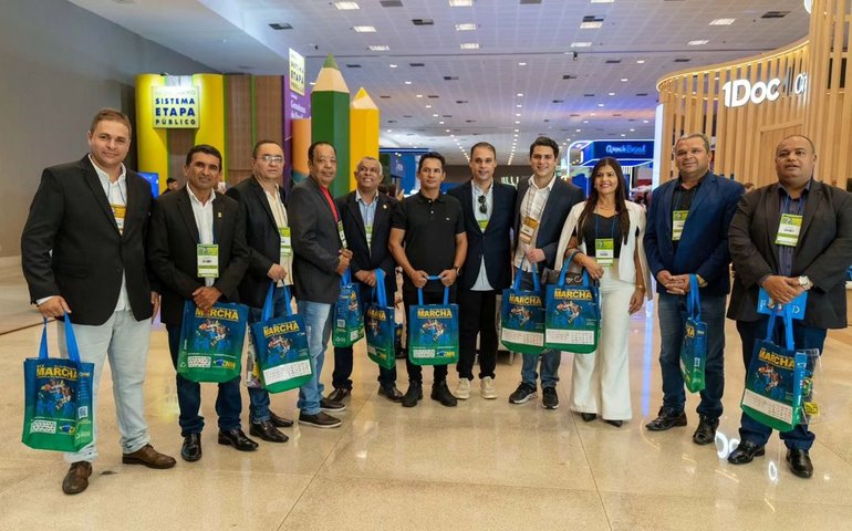 Vereadores de Santana do Ipanema participam da solenidade de abertura da Marcha a Brasília em Defesa dos Municípios