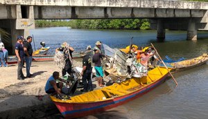 destroços são retirados do mangue