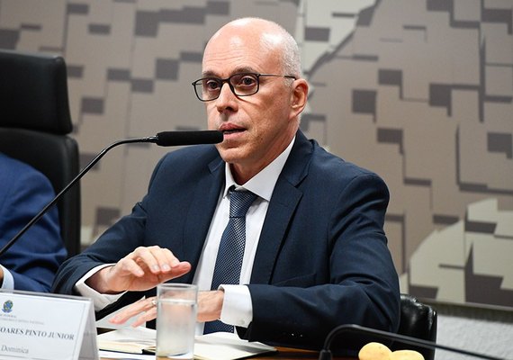 CRE aprova Colbert Junior para embaixada em Santa Lúcia e Dominica