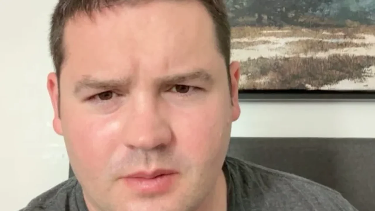 Ator de 'The Vampire Diaries' volta à web após comentários sobre sua aparência: 'De volta na academia'